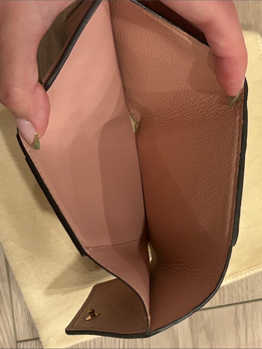 Louis Vuitton Zoe Wallet in Empreinte Leather - Rose Poudre - Picture 3 of 4